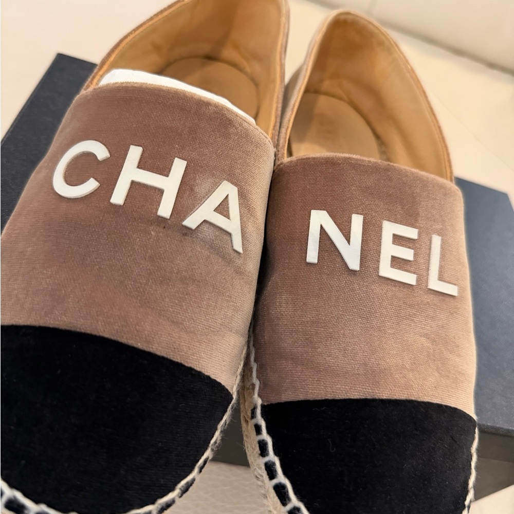 Channel Shoe - Picture 11 of 11